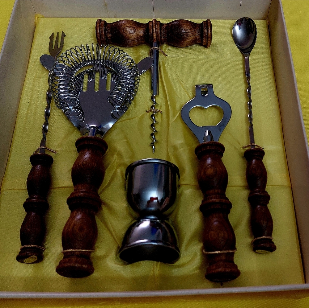 Rare Vintage De Luxe Wood Bar Aid Set 1970's Made in Japan